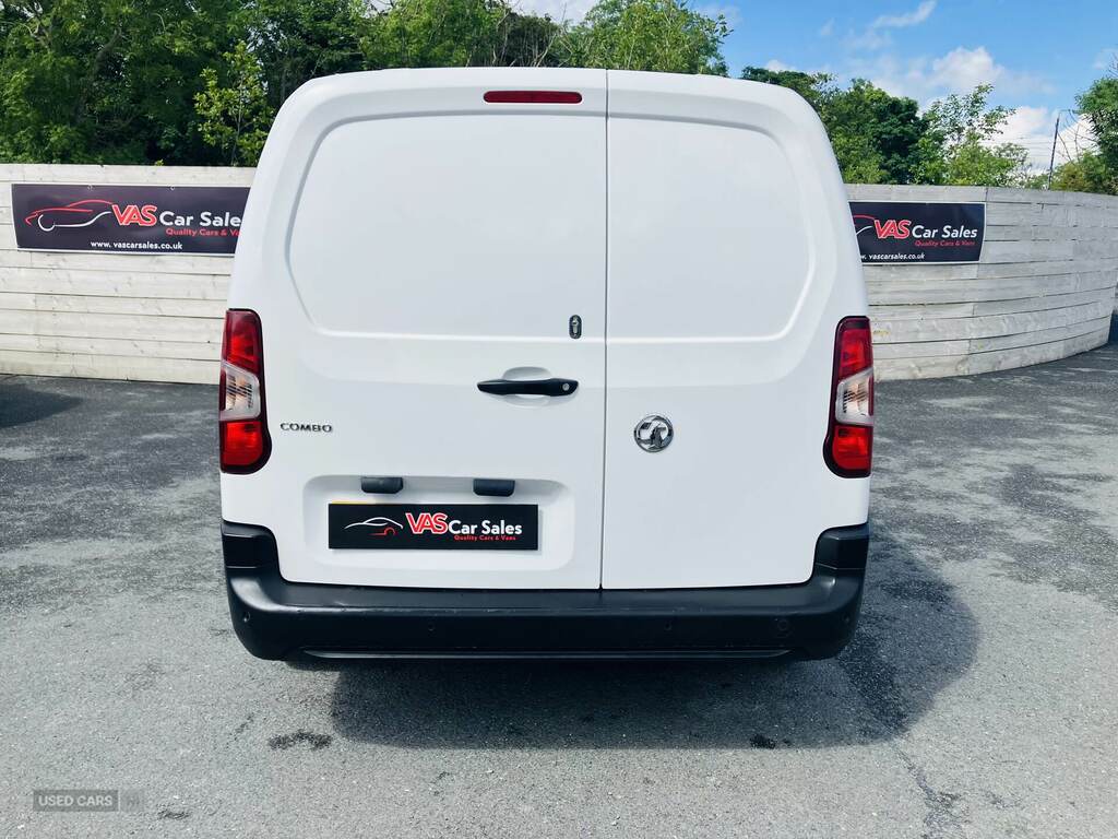 Vauxhall Combo 2300 1.5 Turbo D 100Ps H1 Edition Crew Van FE20GDV White #2