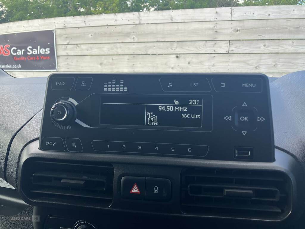 Vauxhall Combo 2300 1.5 Turbo D 100Ps H1 Edition Crew Van FE20GDV White #6