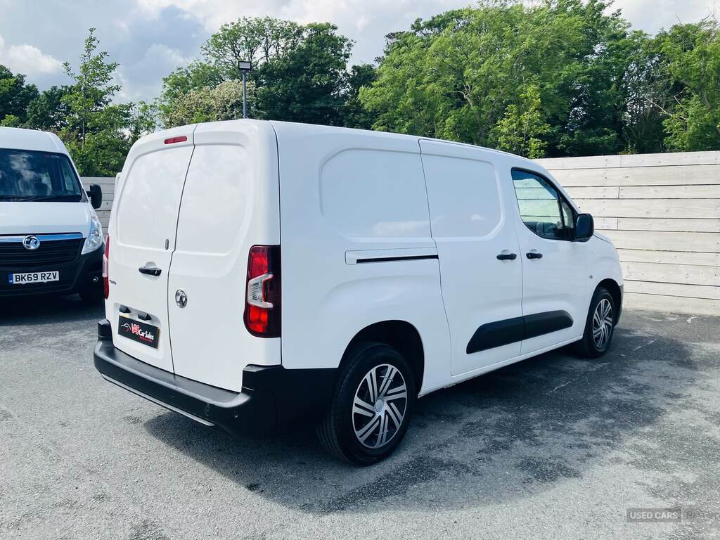 Vauxhall Combo 2300 1.5 Turbo D 100Ps H1 Edition Crew Van FE20GDV White #3