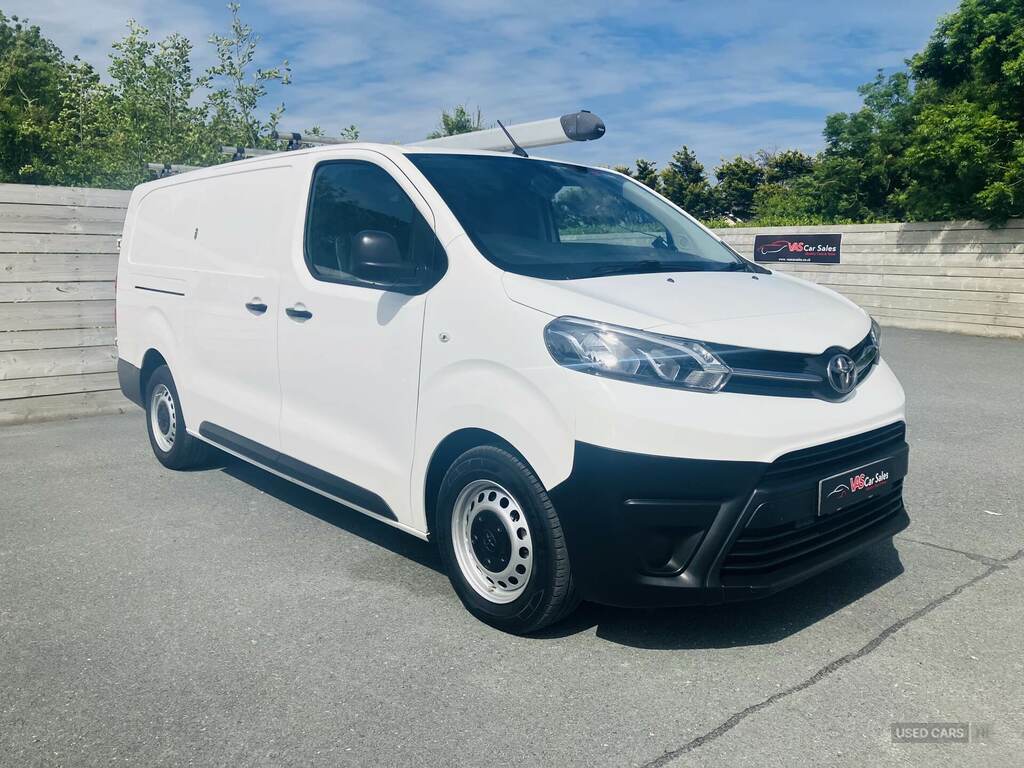 Toyota PROACE 2.0D 120 Icon Van White