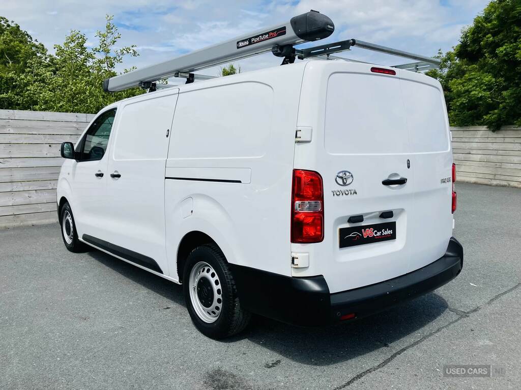 Toyota PROACE 2.0D 120 Icon Van White #4