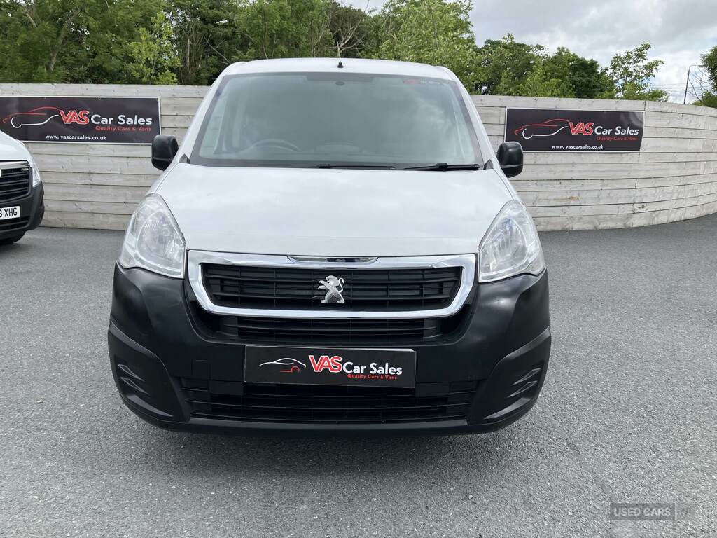 Peugeot Partner 850 Se 1.6 Bluehdi 100 Van White #2