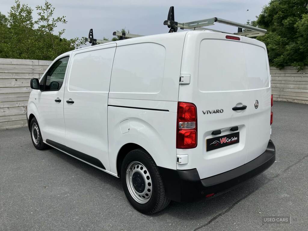Vauxhall Vivaro 2700 1.5D 100Ps Dynamic H1 Van White #4