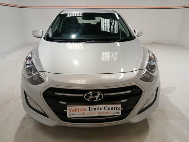 Hyundai I30 1.6 Crdi Blue Drive Se Nav Hatchback Ma EX16JYZ Silver #2