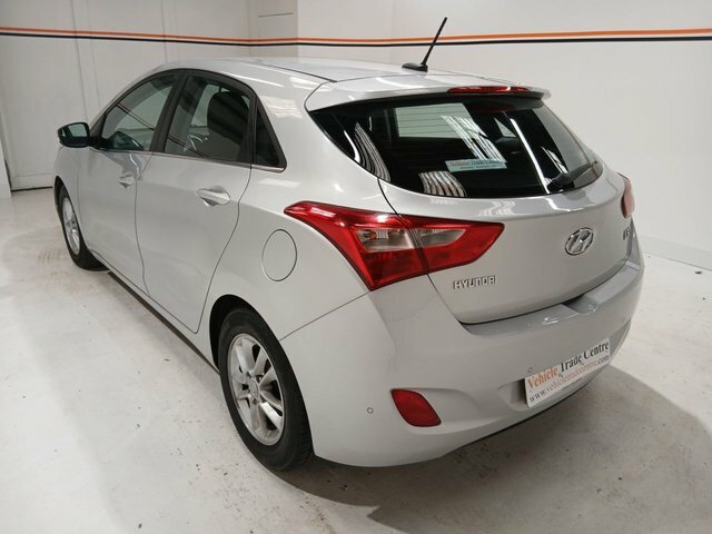 Hyundai I30 1.6 Crdi Blue Drive Se Nav Hatchback Ma EX16JYZ Silver #4
