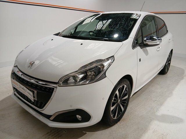 Peugeot 208 1.2 Puretech Tech Edition Hatchback Man FN68TXZ White #3