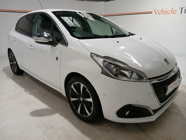 Peugeot 208 1.2 Puretech Tech Edition Hatchback Man White