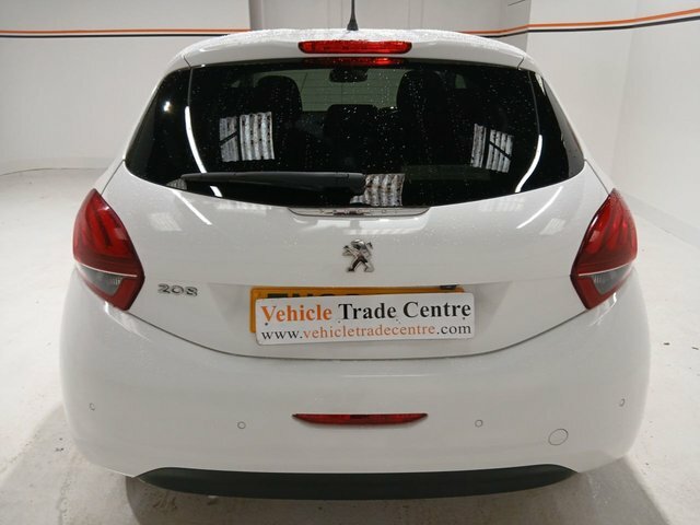 Peugeot 208 1.2 Puretech Tech Edition Hatchback Man FN68TXZ White #5