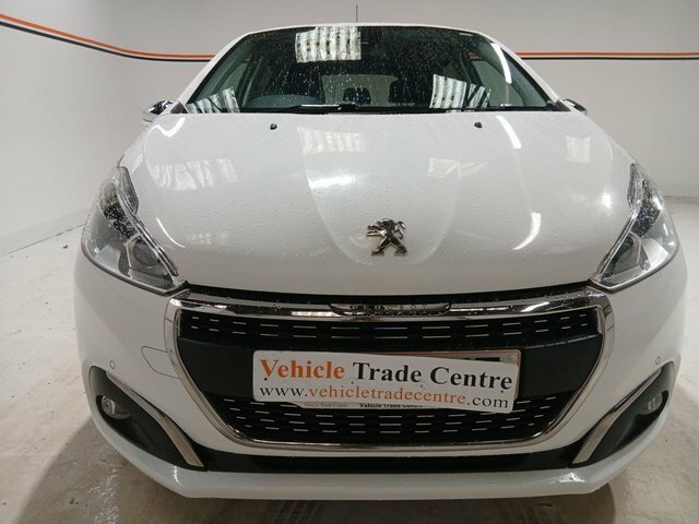 Peugeot 208 1.2 Puretech Tech Edition Hatchback Man FN68TXZ White #2