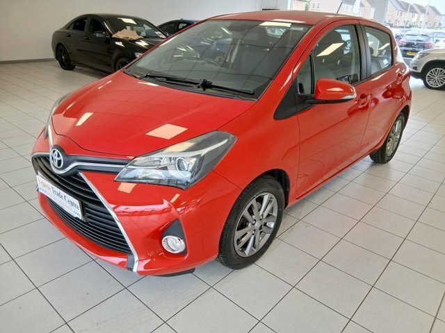 Toyota Yaris 1.33 Dual Vvt-i Icon Hatchback E SL15UXJ Red #3