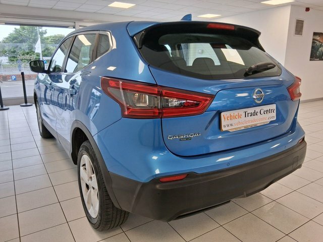 Nissan Qashqai 1.5 Dci Acenta Premium Suv Euro NH68BWY Blue #4