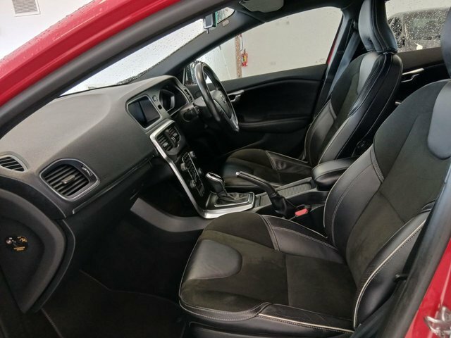 Volvo V40 Hatchback Black #14