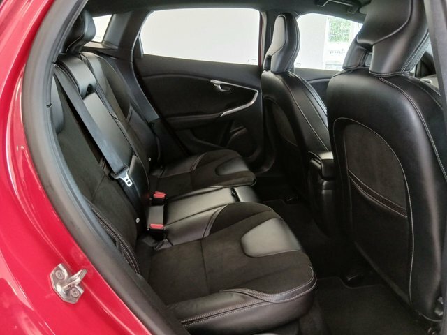 Volvo V40 Hatchback Black #10