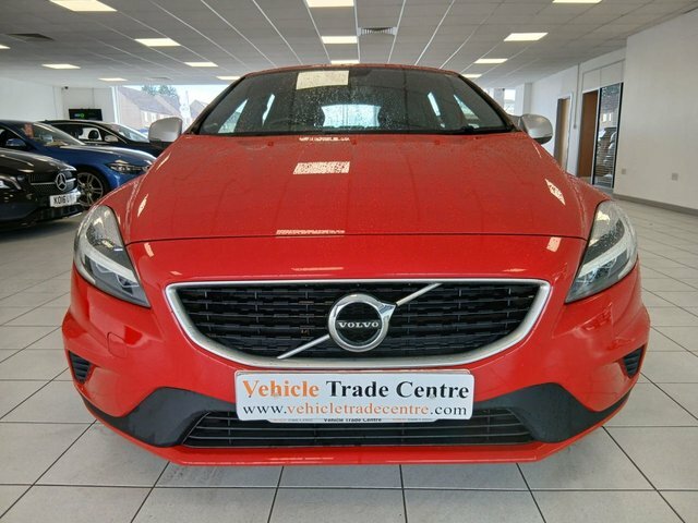 Volvo V40 1.5 T3 R-design Nav Plus Hatchback Red #2