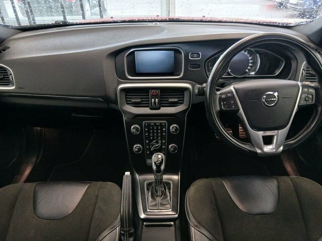 Volvo V40 Hatchback Black #11