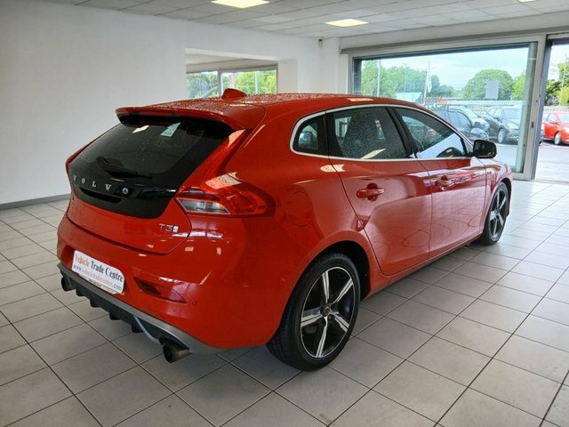 Volvo V40 1.5 T3 R-design Nav Plus Hatchback Red #6