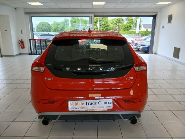 Volvo V40 1.5 T3 R-design Nav Plus Hatchback Red #5