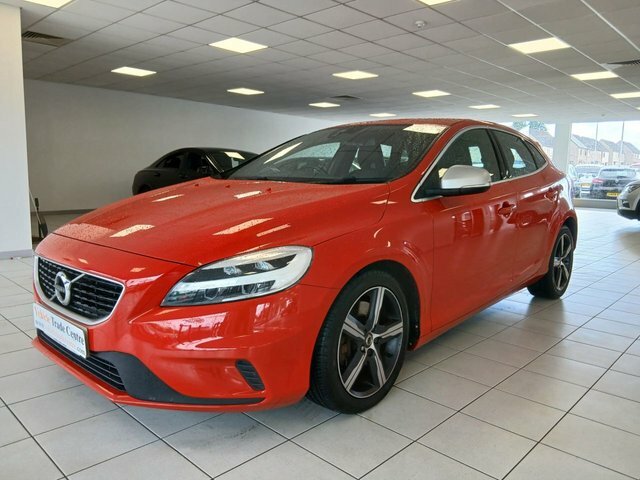 Volvo V40 1.5 T3 R-design Nav Plus Hatchback Red #3