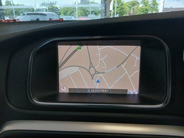 Volvo V40 Hatchback Black #18