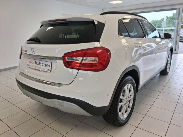 Mercedes-Benz GLA Class 1.6 Gla200 Se Executive Suv Eu White #5