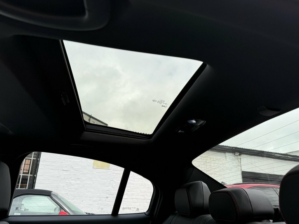 Alfa Romeo Giulia Saloon Black #12