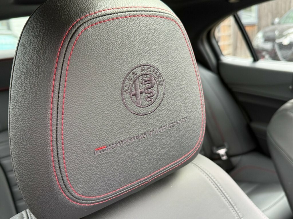 Alfa Romeo Giulia Saloon Black #19
