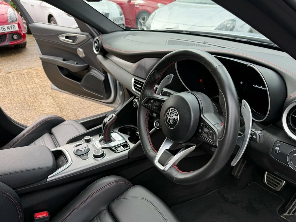 Alfa Romeo Giulia Saloon Black #7