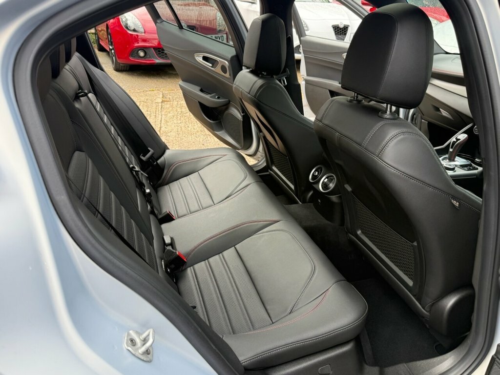 Alfa Romeo Giulia Saloon Black #8