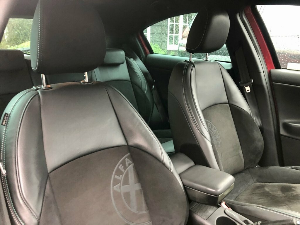 Alfa Romeo Giulietta Hatchback Blue #9