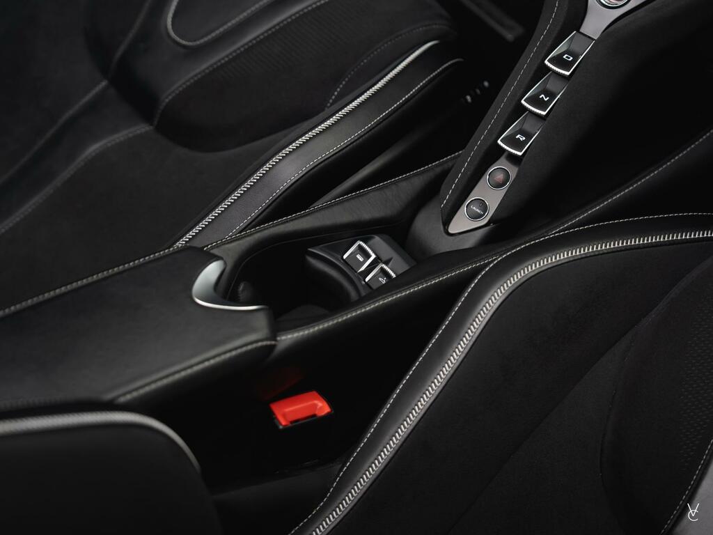 McLaren 720S Petrol Black #32