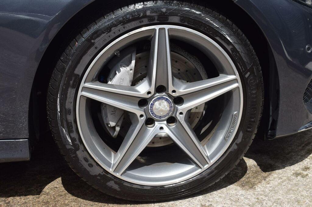 Mercedes-Benz C Class Saloon Black #20