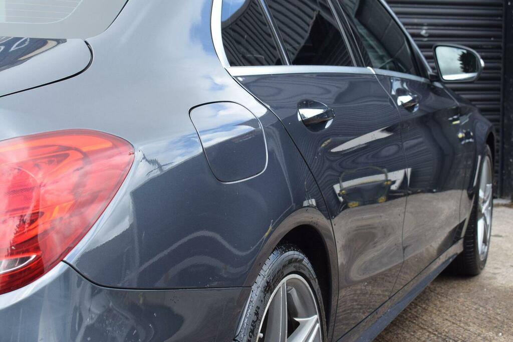 Mercedes-Benz C Class Saloon Black #16