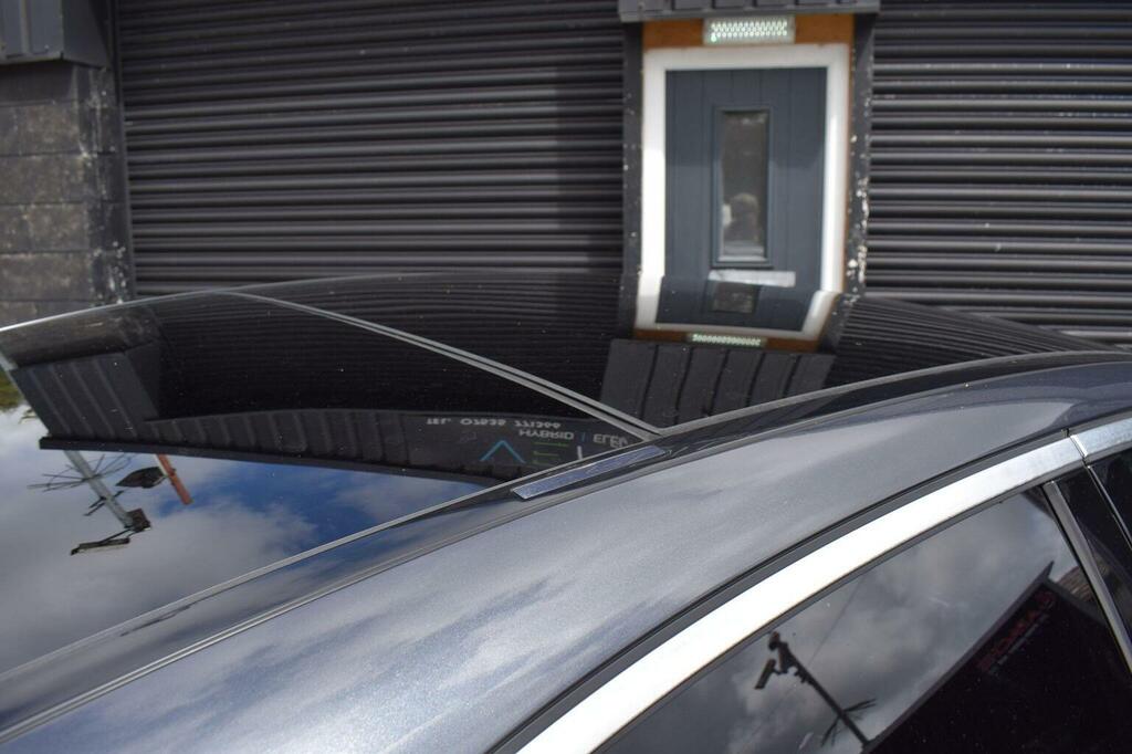 Mercedes-Benz C Class Saloon Black #21