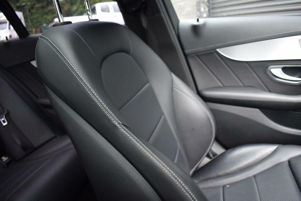 Mercedes-Benz C Class Saloon Black #35