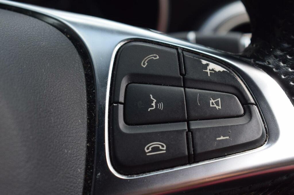 Mercedes-Benz C Class Saloon Black #26