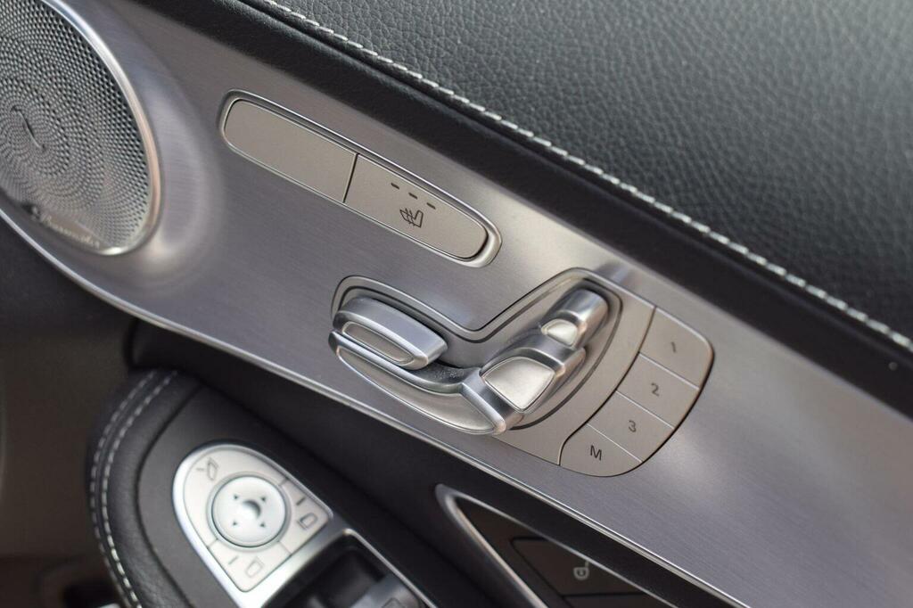 Mercedes-Benz C Class Saloon Black #23