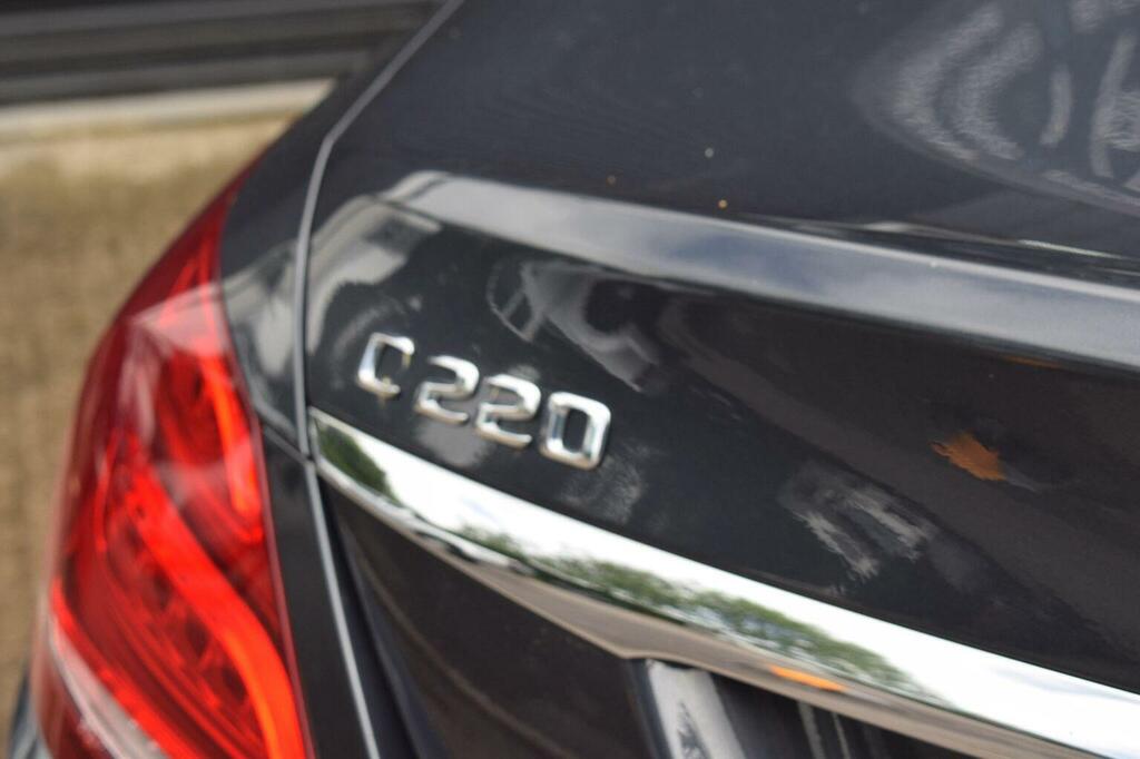 Mercedes-Benz C Class Saloon Black #18