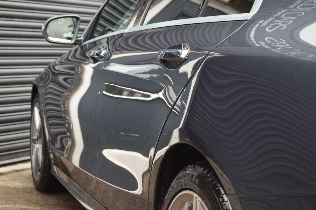 Mercedes-Benz C Class Saloon Black #19
