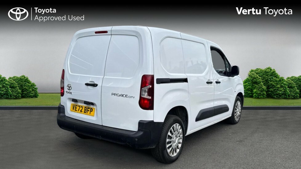 Toyota Proace City Icon White #2