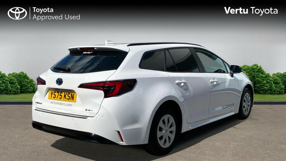 Toyota Corolla Commercial White #2