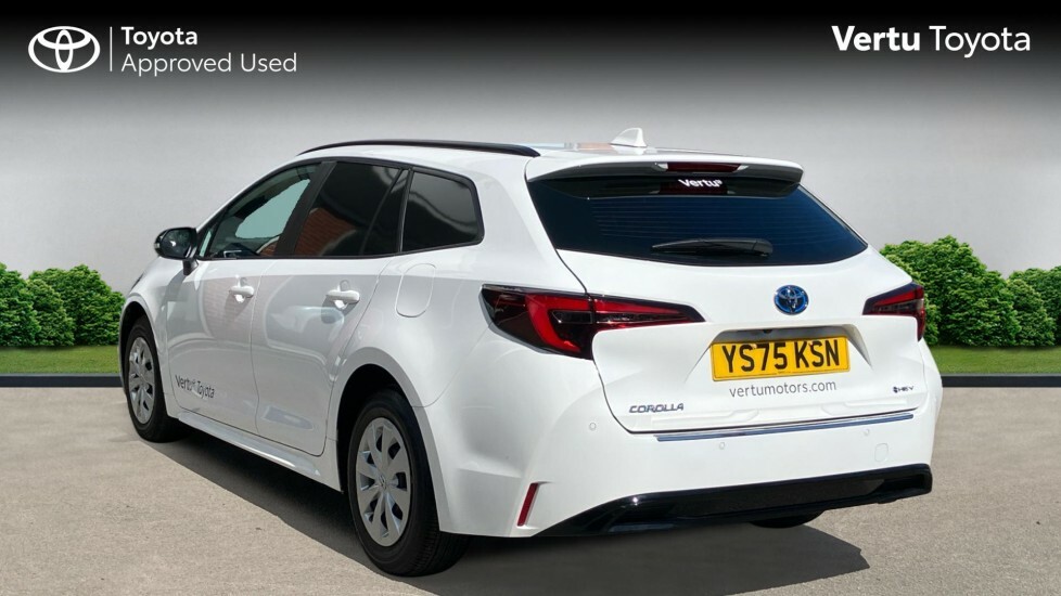 Toyota Corolla Commercial White #4