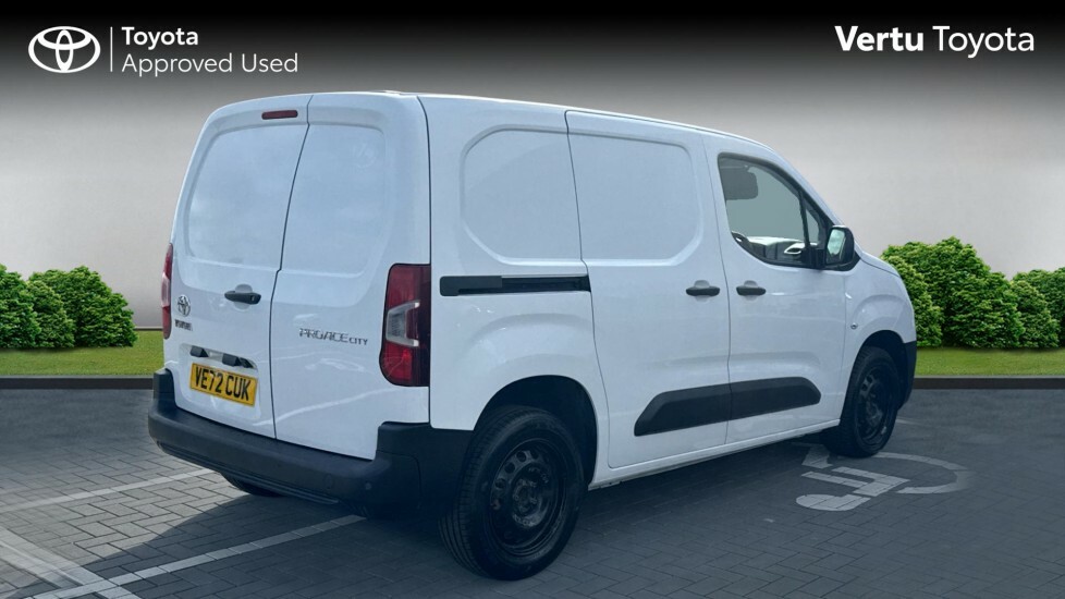 Toyota Proace City Icon White #2