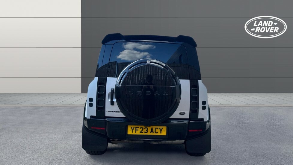 Land Rover Defender 110 Se Silver #5