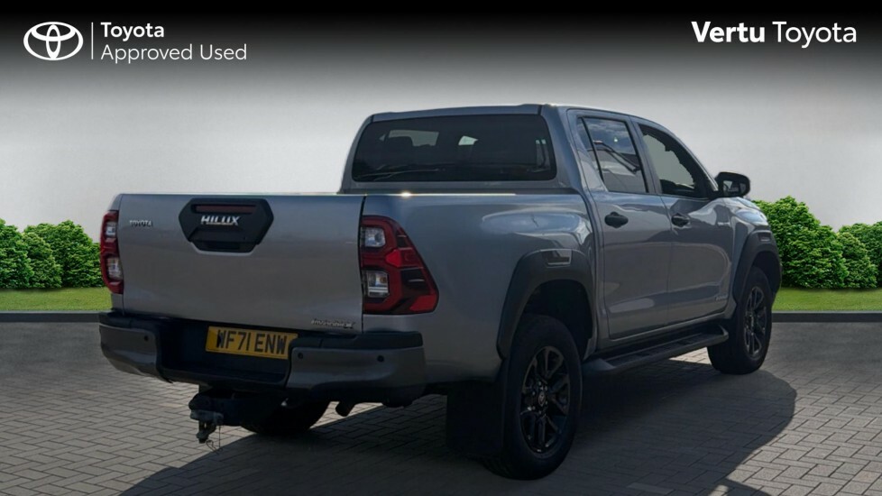 Toyota HILUX Invincible X Silver #2