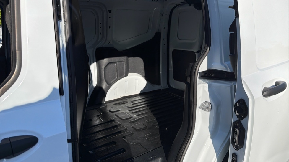 Ford Transit Courier Trend LY75TKU White #5
