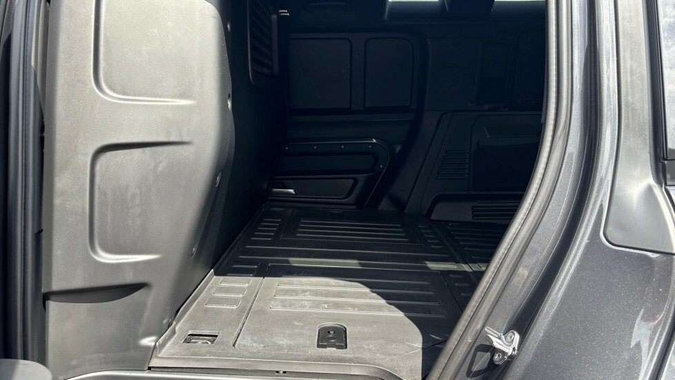 Land Rover Defender 110 X-dynamic Hse YD23JGP Grey #4