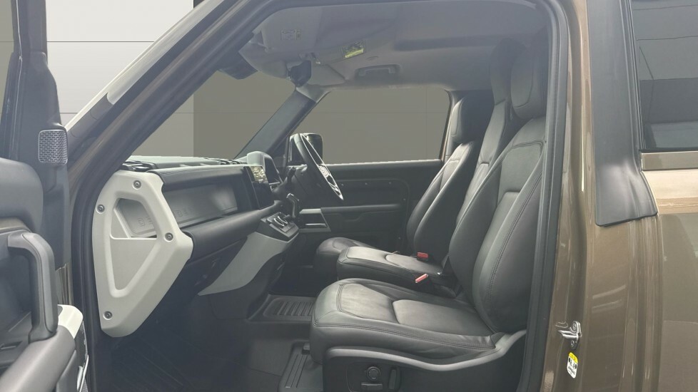 Land Rover Defender 90 Hse  #3