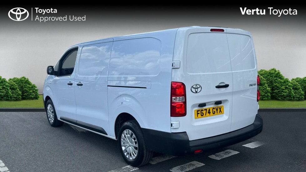 Toyota PROACE Icon White #4