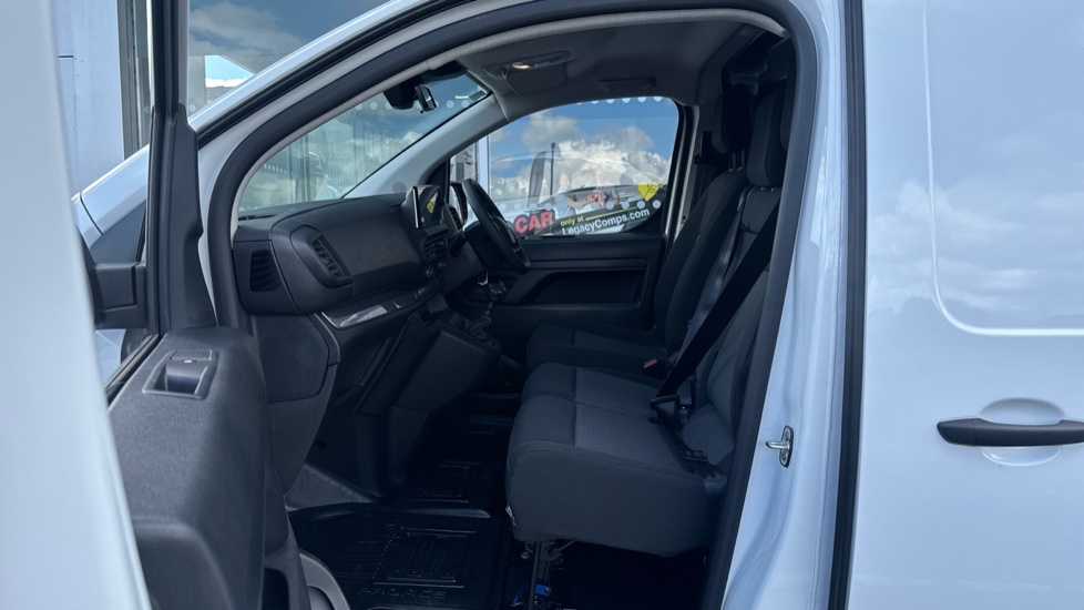 Toyota PROACE Icon White #5