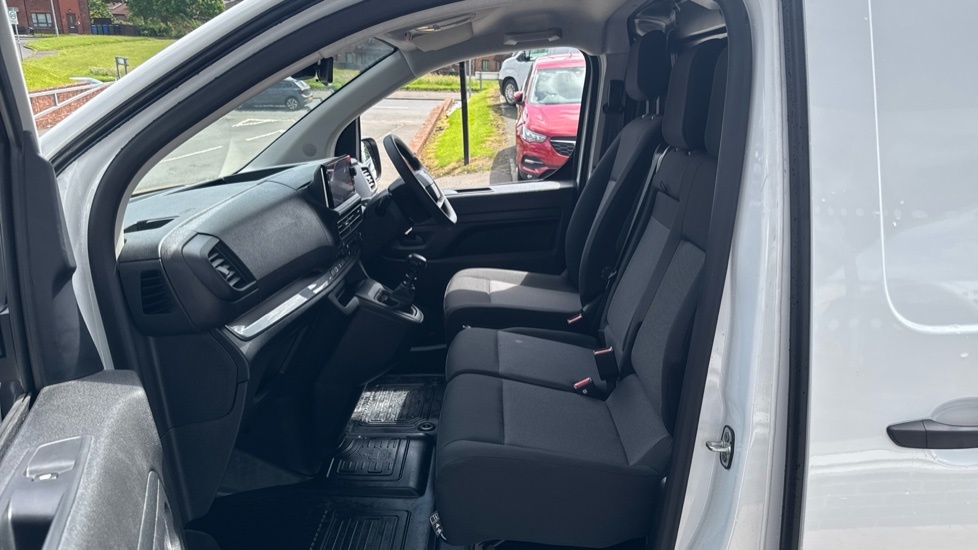 Toyota PROACE Icon White #5